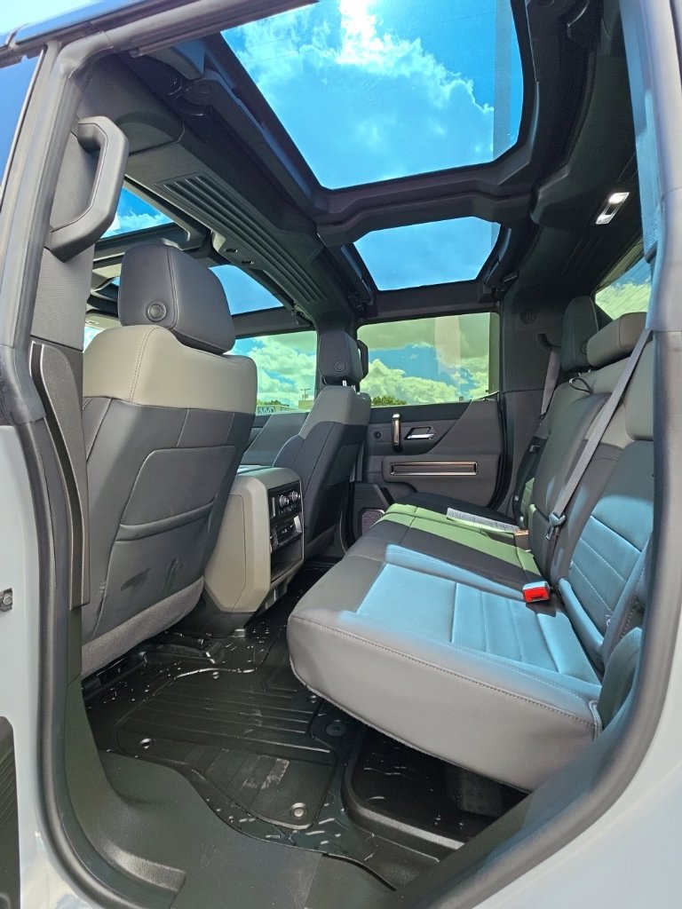 Used 2024 GMC Hummer EV 3X w/ LPO, Illumination Package AWD/4WD image 9