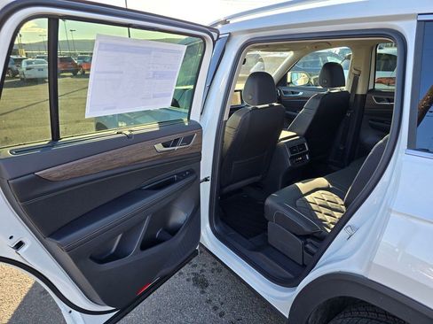 New 2026 Volkswagen Atlas SEL Premium R-Line AWD/4WD image 16
