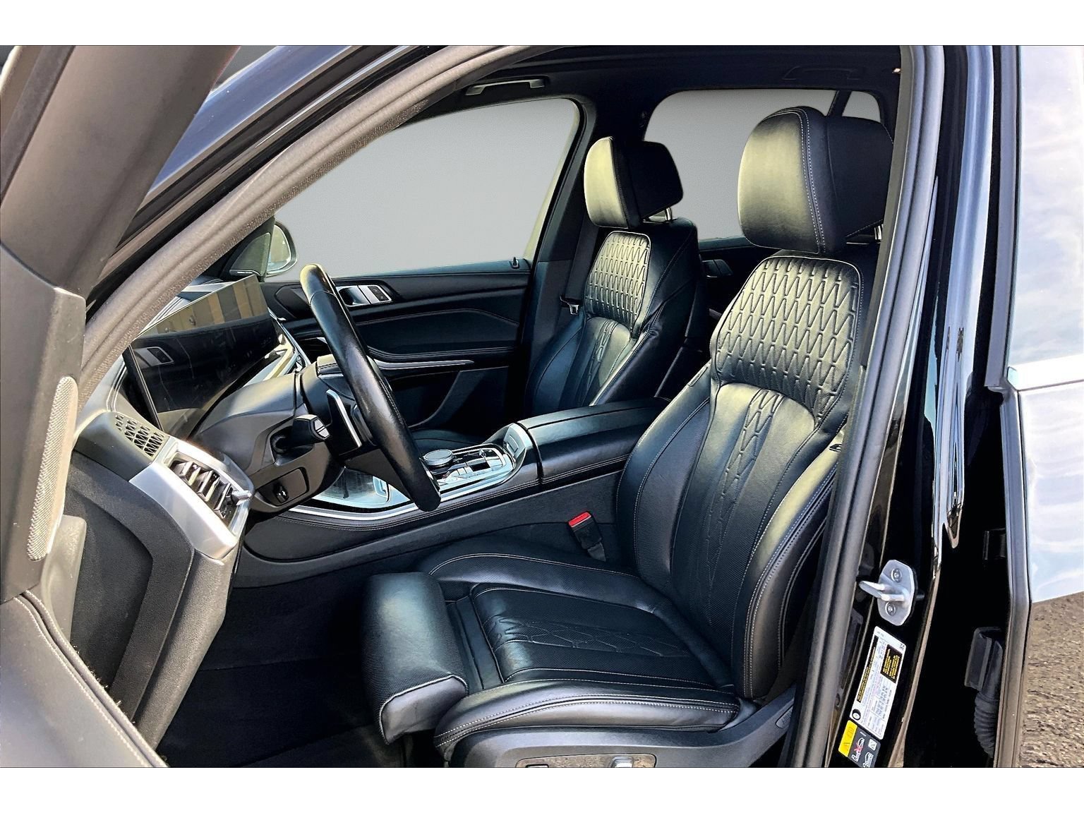 Used 2025 BMW X5 xDrive50e AWD/4WD image 34