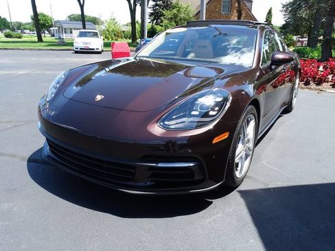 Used 2020 Porsche Panamera RWD image 2