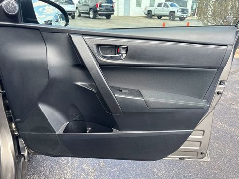 Used 2017 Toyota Corolla LE w/ Carpet Mat Package (TMS) image 33