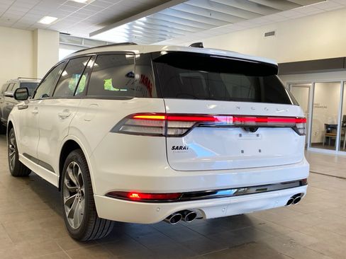 New 2026 Lincoln Aviator AWD image 5