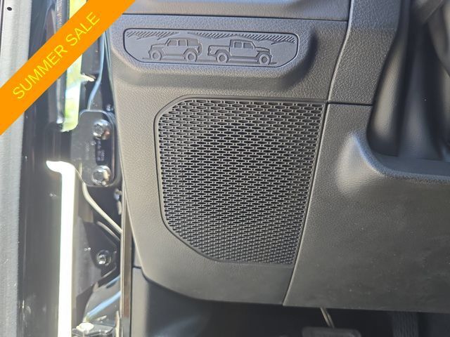 Used 2026 Jeep Gladiator Mojave AWD/4WD image 14