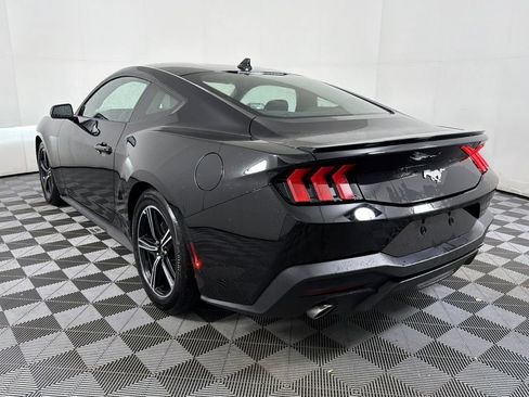 Used 2025 Ford Mustang Premium image 4
