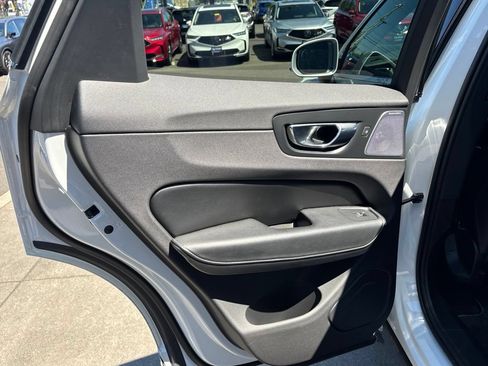 Used 2022 Volvo XC90 T8 Inscription Expression w/ Advanced Package AWD/4WD image 17