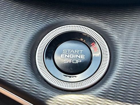 Used 2024 Jeep Grand Cherokee Altitude RWD image 32