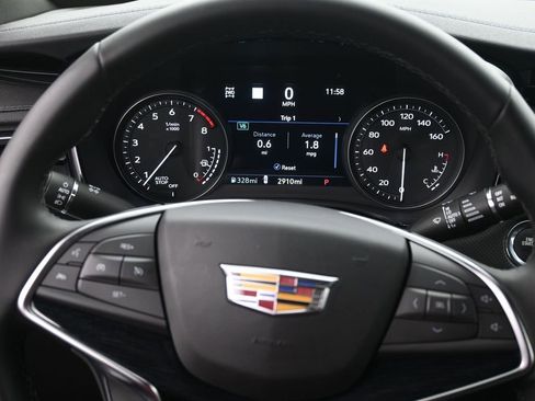 Used 2026 Cadillac XT5 Premium Luxury w/ Driver Assist Package AWD/4WD image 9