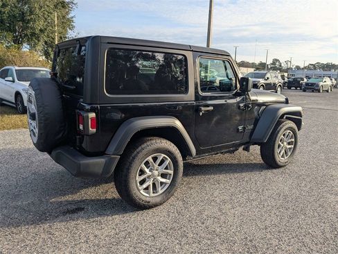 Used 2023 Jeep Wrangler Sport S image 4