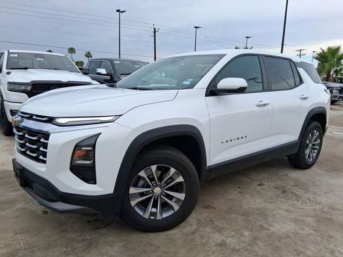 Used 2026 Chevrolet Equinox LT w/ Convenience Package II FWD image 3