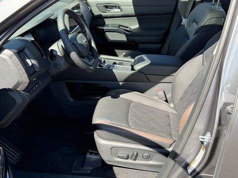 New 2026 Nissan Pathfinder Platinum FWD image 20