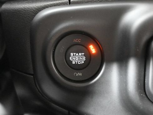 Used 2023 Jeep Wrangler Unlimited Sahara AWD/4WD image 33
