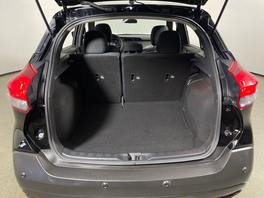 Used 2020 Nissan Kicks S FWD image 10
