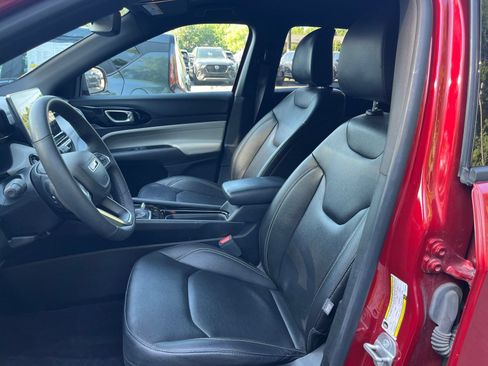 Used 2025 Jeep Compass Limited AWD/4WD image 32