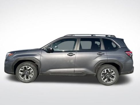 Used 2025 Subaru Forester Premium image 4