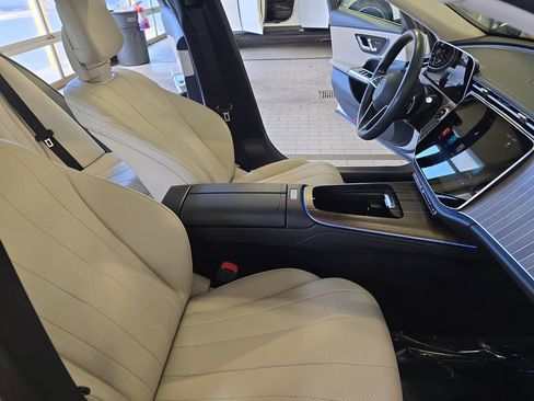 Certified 2025 Mercedes-Benz E 350 Sedan w/ Winter Package image 11