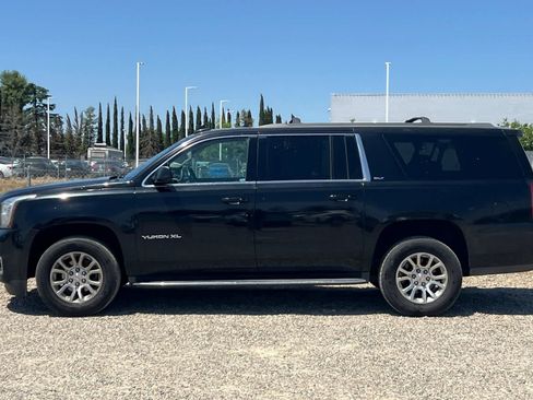 Used 2017 GMC Yukon XL SLT RWD image 6