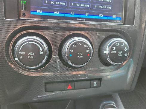 Used 2011 Dodge Challenger SE image 20