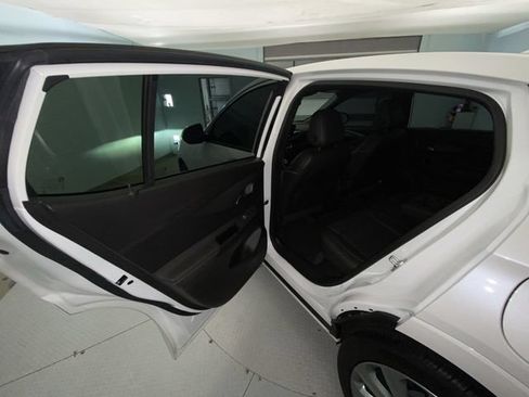 Used 2025 Buick Envista Avenir FWD image 22