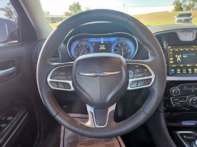 Used 2023 Chrysler 300 Touring w/ Sport Appearance Package RWD image 14