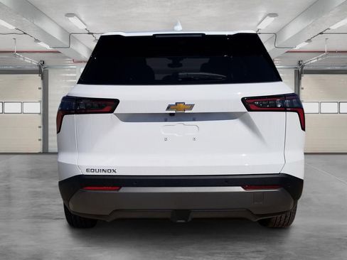 New 2026 Chevrolet Equinox LT w/ Safety and Technology Package image 6
