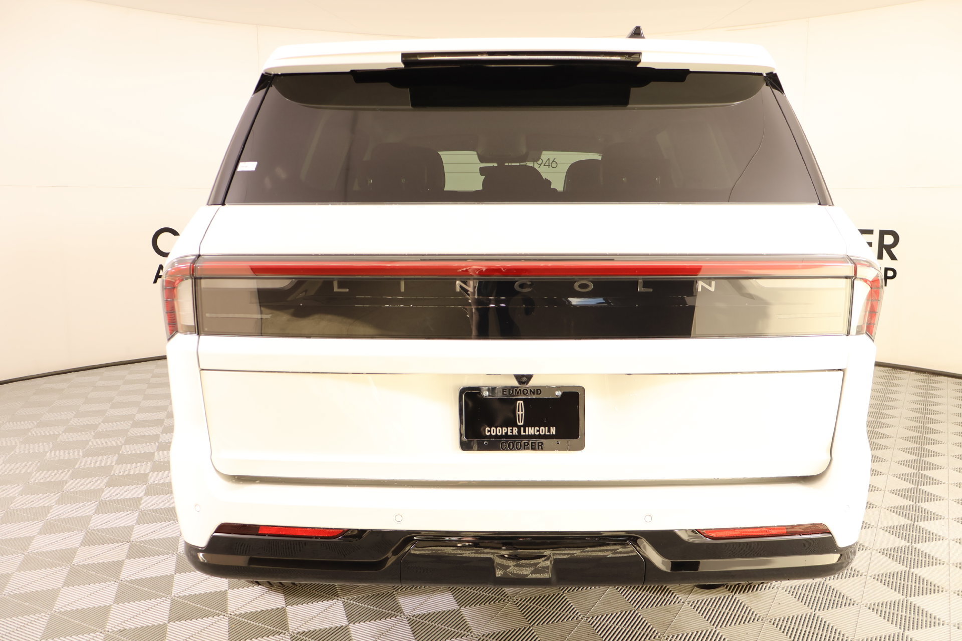 New 2026 Lincoln Navigator Premiere AWD/4WD image 23