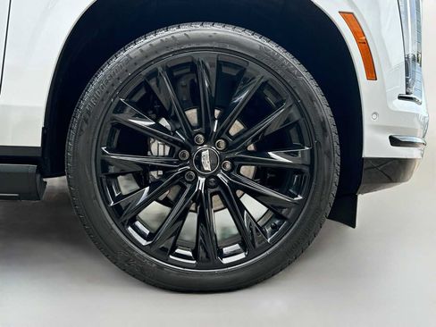 Used 2026 Cadillac Escalade Platinum Sport w/ LPO, ONYX Package AWD/4WD image 35