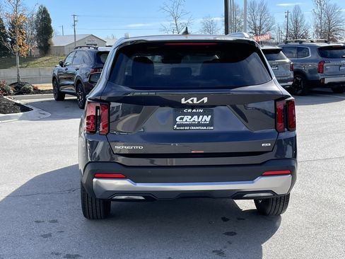 New 2026 Kia Sorento S image 6