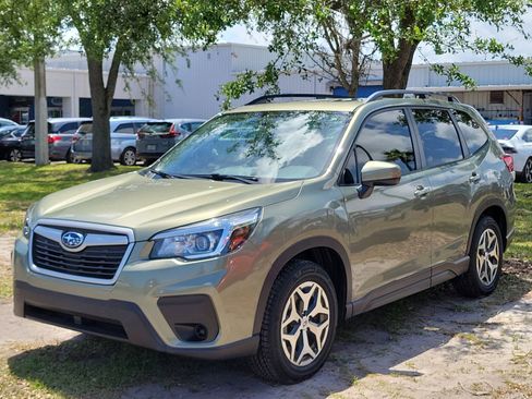 Used 2019 Subaru Forester Premium AWD/4WD image 2