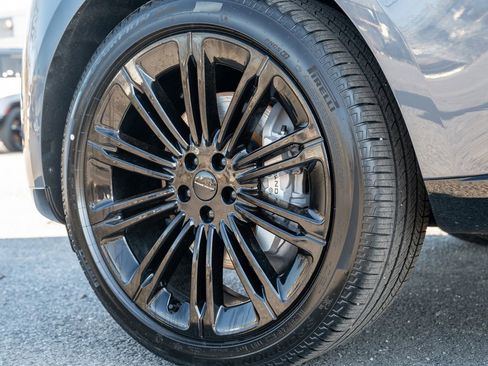 New 2026 Land Rover Range Rover SE image 9