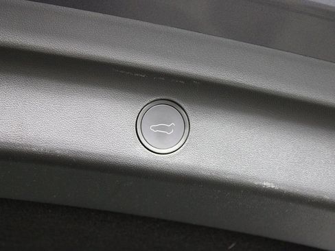 Used 2022 Tesla Model Y Performance image 24