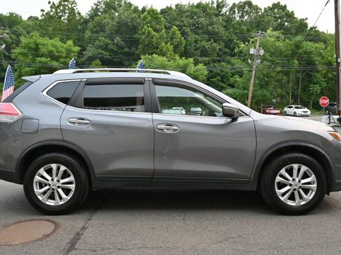 Used 2015 Nissan Rogue SV AWD/4WD image 6