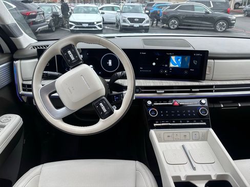 Certified 2025 Hyundai Santa Fe Calligraphy image 7