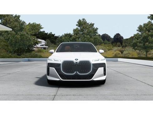 New 2026 BMW 750e xDrive AWD/4WD image 3
