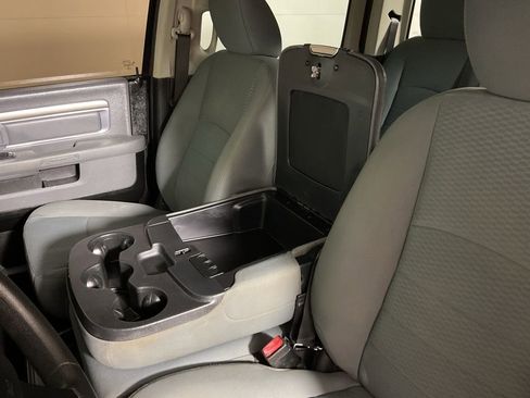 Used 2019 RAM 1500 Classic SLT AWD/4WD image 28