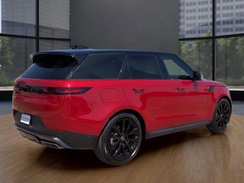 Used 2025 Land Rover Range Rover Sport SE AWD/4WD image 5