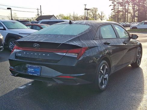 Certified 2023 Hyundai Elantra SEL w/ Convenience Package image 4