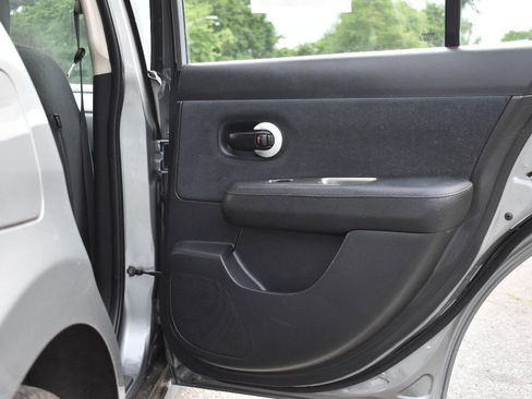 Used 2012 Nissan Versa 1.8 S w/ Special Edition Pkg FWD image 11