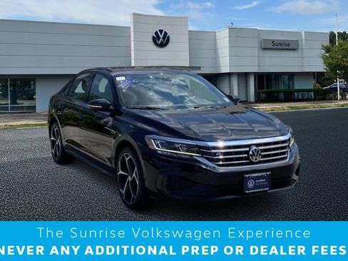 Used 2021 Volkswagen Passat 2.0T R-Line FWD image 1