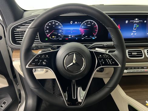New 2025 Mercedes-Benz GLS 450 4MATIC image 28