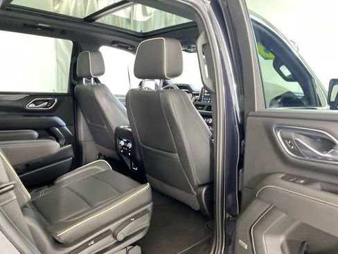 Certified 2023 GMC Yukon SLT w/ SLT Premium Package AWD/4WD image 33