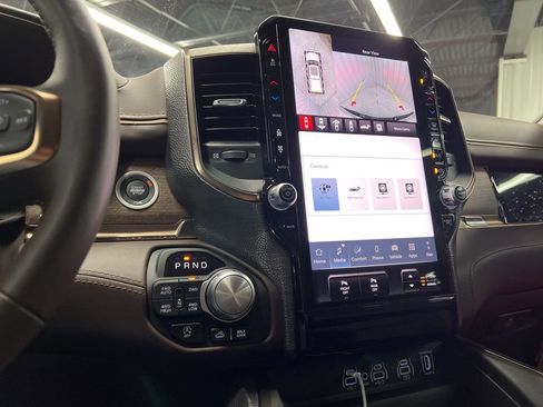 Used 2025 RAM 1500 Limited image 16