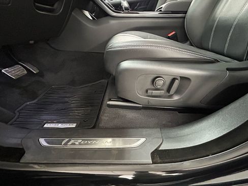 Used 2023 Land Rover Range Rover Velar R-Dynamic S image 31