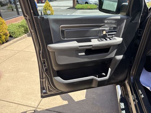 Used 2017 RAM 1500 Big Horn AWD/4WD image 24