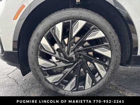 New 2026 Lincoln Nautilus Reserve w/ Jet Appearance Package image 11