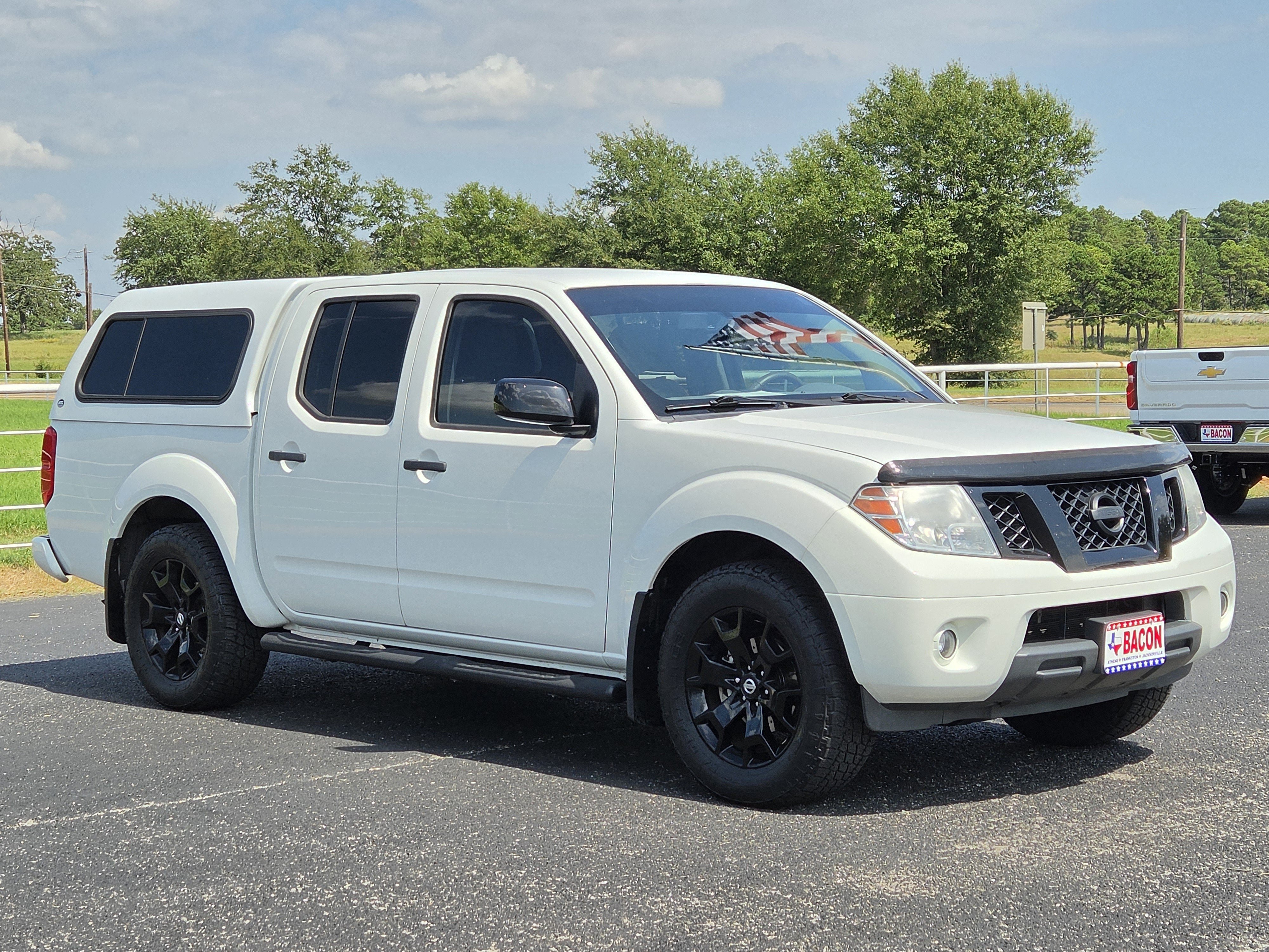 Used 2020 Nissan Frontier SV w/ Midnight Edition Floor Mats RWD image 3