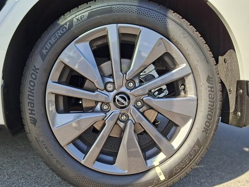 New 2026 Nissan Sentra SL w/ Floor Mat Package FWD image 17