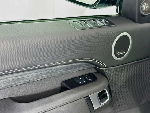 Used 2023 Land Rover Discovery Metropolitan Edition AWD/4WD image 18