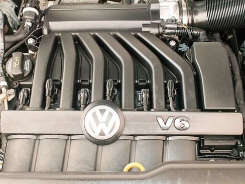 Used 2023 Volkswagen Atlas Cross Sport SEL Premium R-Line AWD/4WD image 4