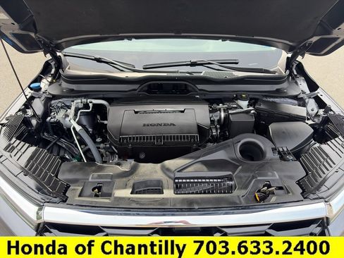 Certified 2024 Honda Pilot Touring image 36