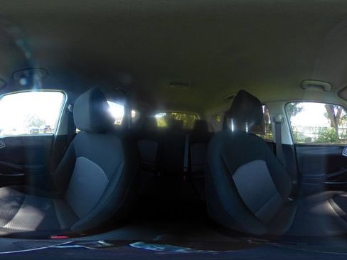 Used 2025 Kia Soul LX w/ LX Technology Package FWD image 40
